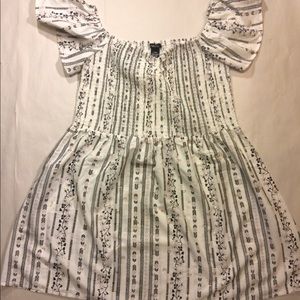 Smocked White Dress Size Women’s Large